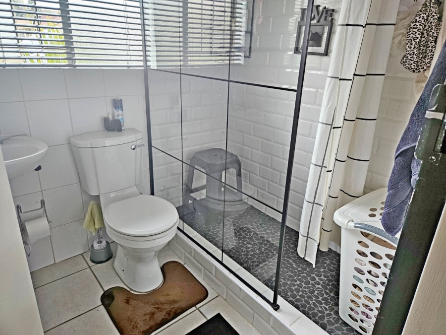 3 Bedroom Property for Sale in Rhodesfield Gauteng