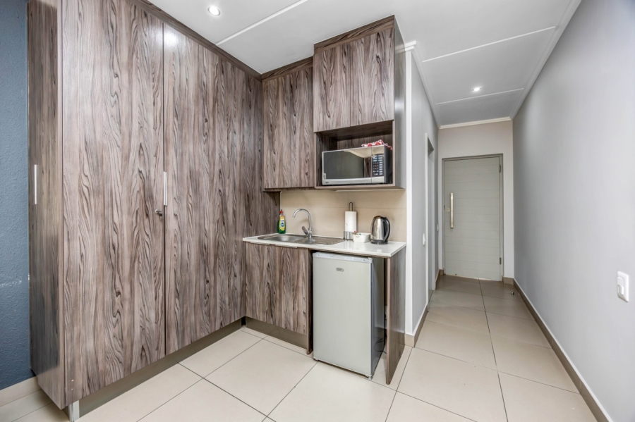 To Let 2 Bedroom Property for Rent in Morningside Hills Gauteng