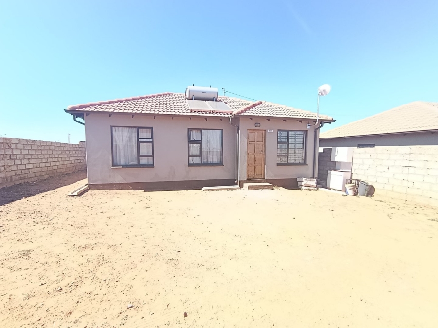 3 Bedroom Property for Sale in Lufhereng Gauteng
