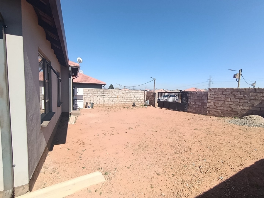 3 Bedroom Property for Sale in Lufhereng Gauteng