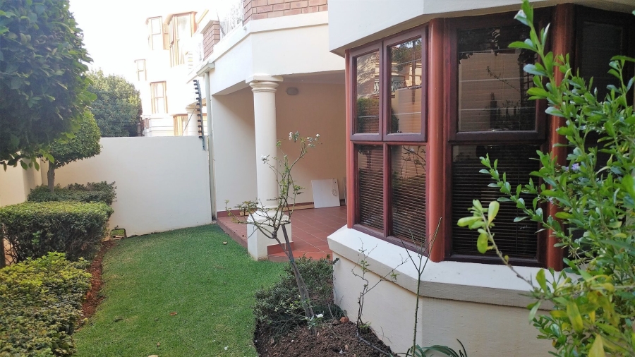 To Let 2 Bedroom Property for Rent in Bryanston Gauteng