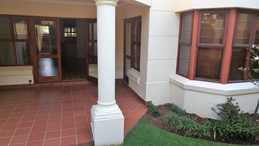 To Let 2 Bedroom Property for Rent in Bryanston Gauteng