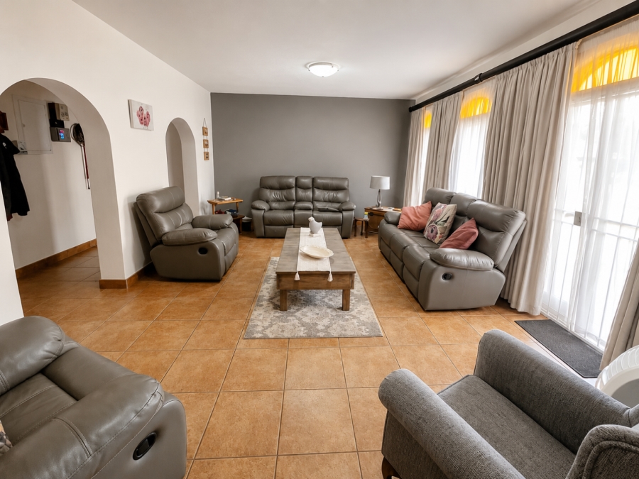 4 Bedroom Property for Sale in Vanderbijlpark SW 5 Gauteng