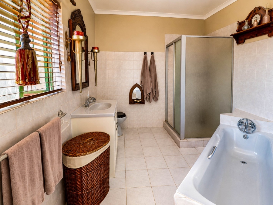 4 Bedroom Property for Sale in Eldoraigne Gauteng