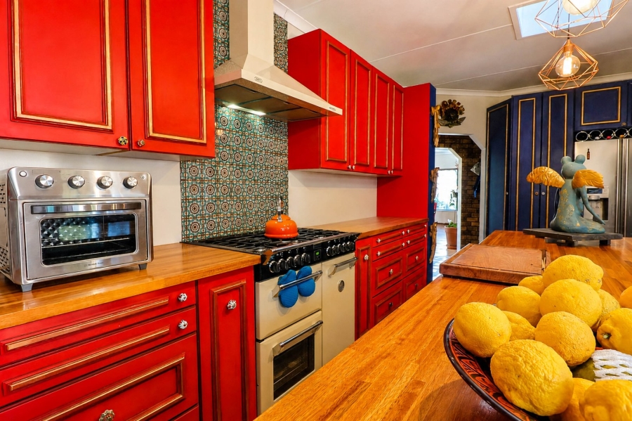 4 Bedroom Property for Sale in Eldoraigne Gauteng