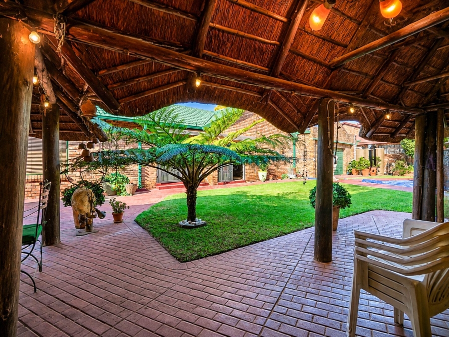 4 Bedroom Property for Sale in Eldoraigne Gauteng