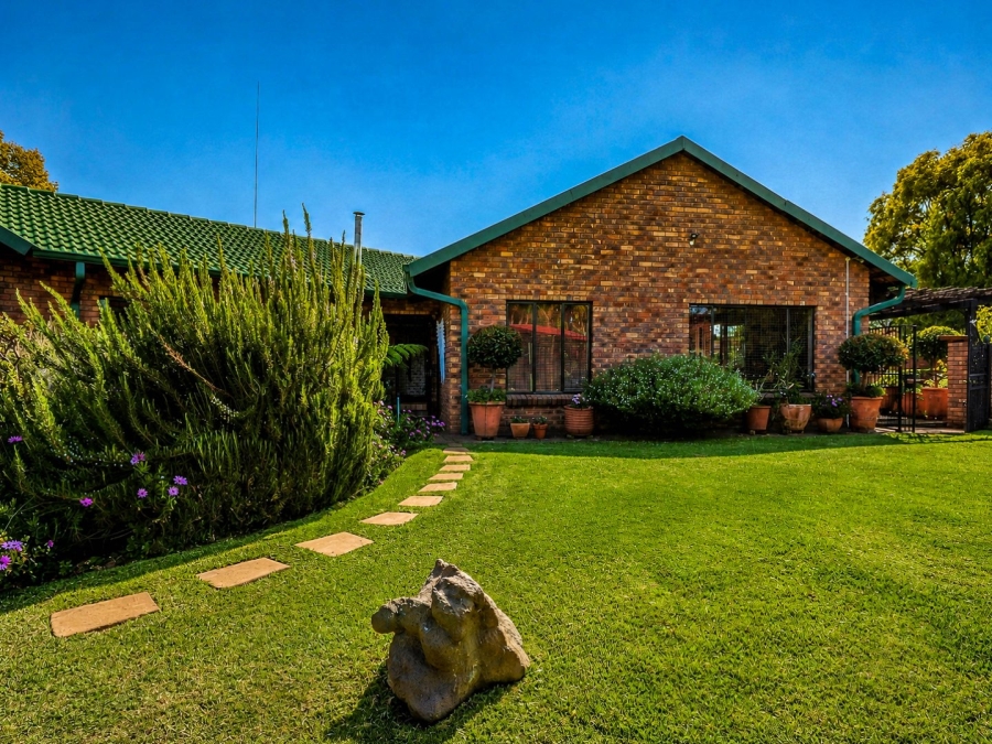 4 Bedroom Property for Sale in Eldoraigne Gauteng