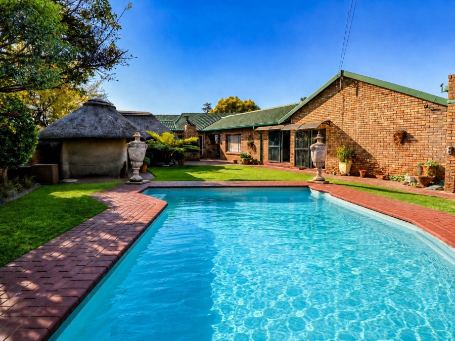 4 Bedroom Property for Sale in Eldoraigne Gauteng