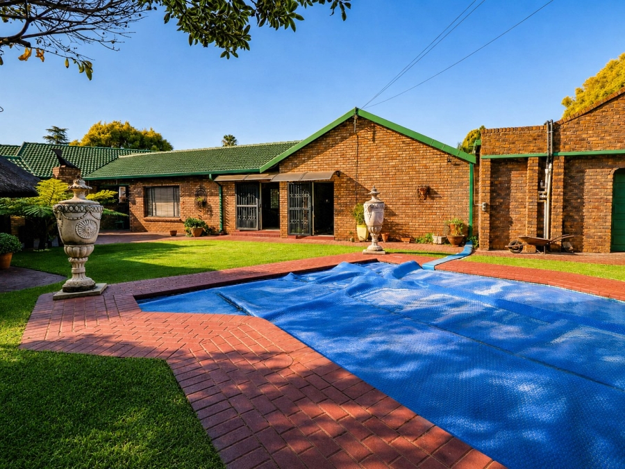 4 Bedroom Property for Sale in Eldoraigne Gauteng