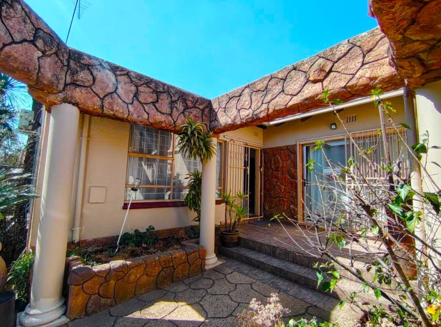 8 Bedroom Property for Sale in Witfield Gauteng