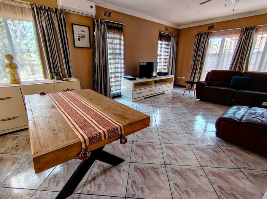 8 Bedroom Property for Sale in Witfield Gauteng
