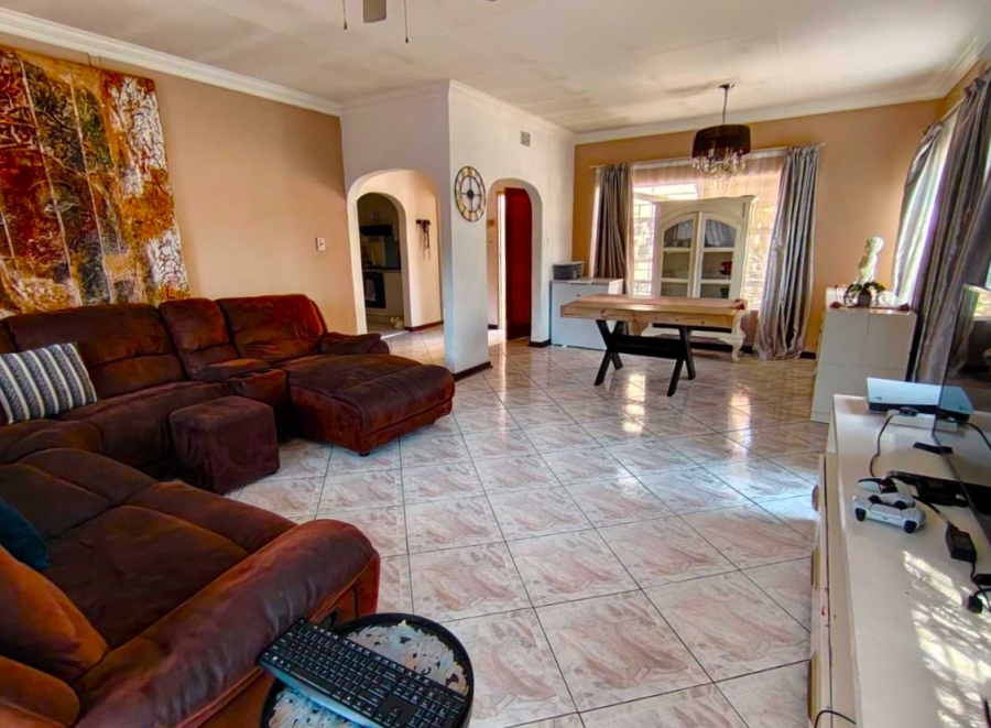 8 Bedroom Property for Sale in Witfield Gauteng