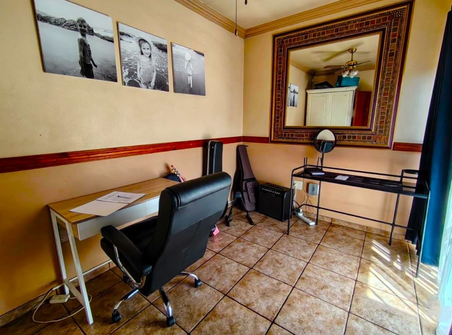 8 Bedroom Property for Sale in Witfield Gauteng