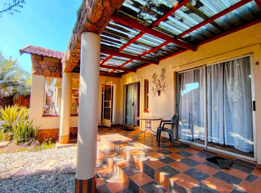 8 Bedroom Property for Sale in Witfield Gauteng