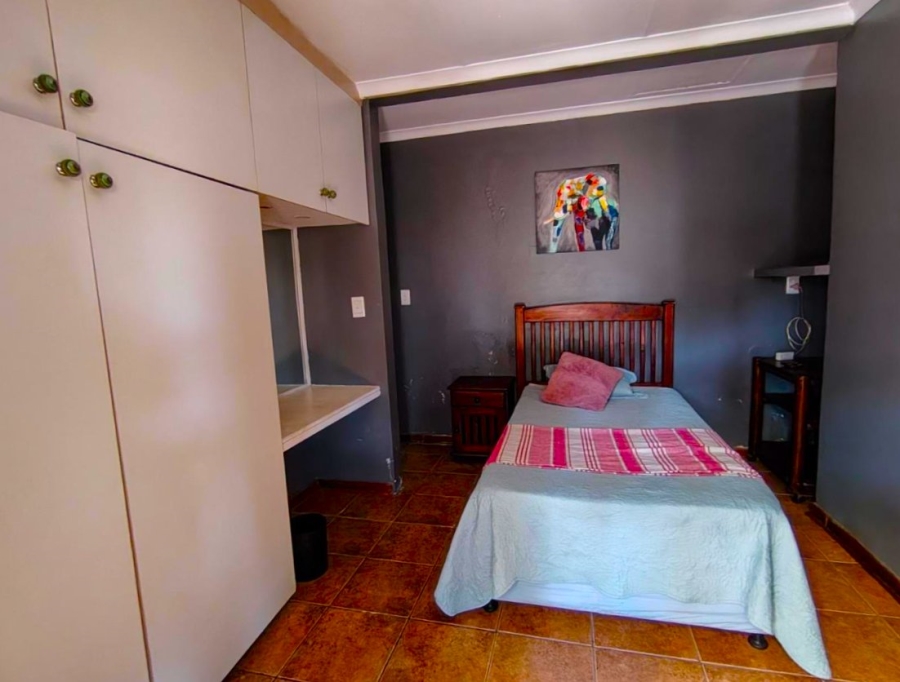 8 Bedroom Property for Sale in Witfield Gauteng