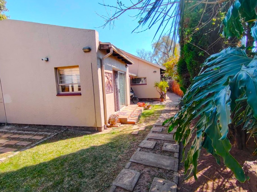 8 Bedroom Property for Sale in Witfield Gauteng