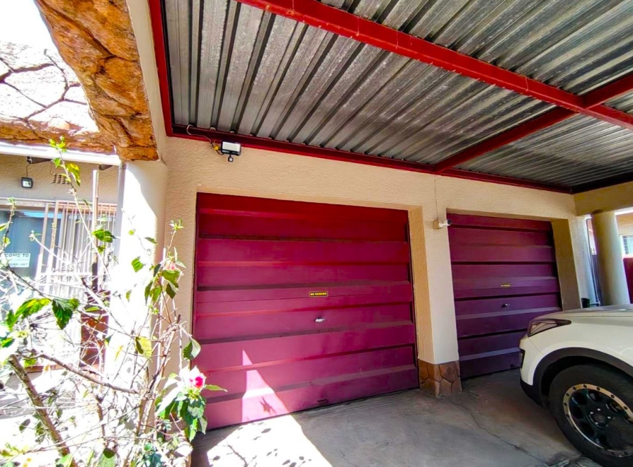 8 Bedroom Property for Sale in Witfield Gauteng