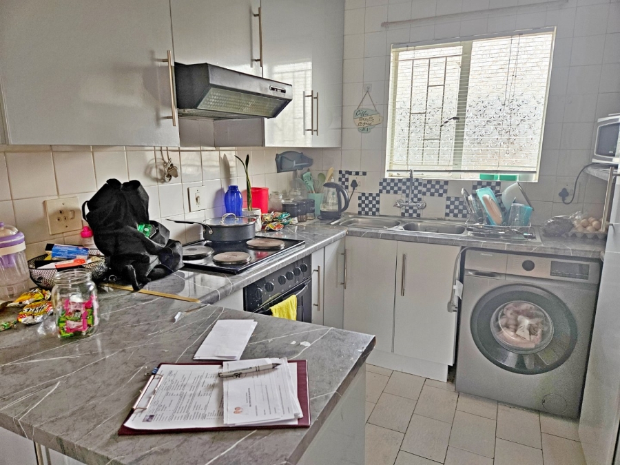 2 Bedroom Property for Sale in Birchleigh Gauteng