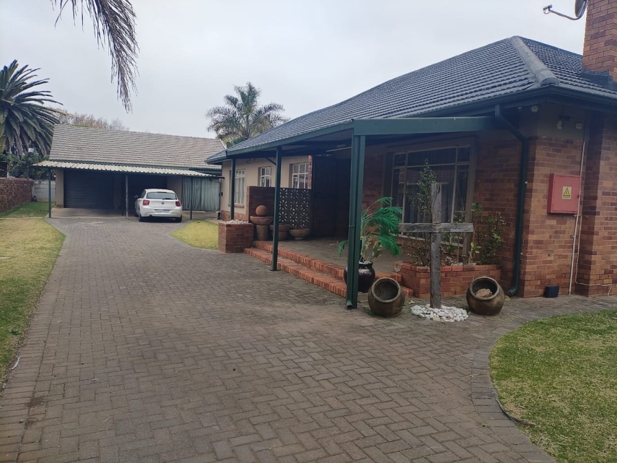 4 Bedroom Property for Sale in Selcourt Gauteng