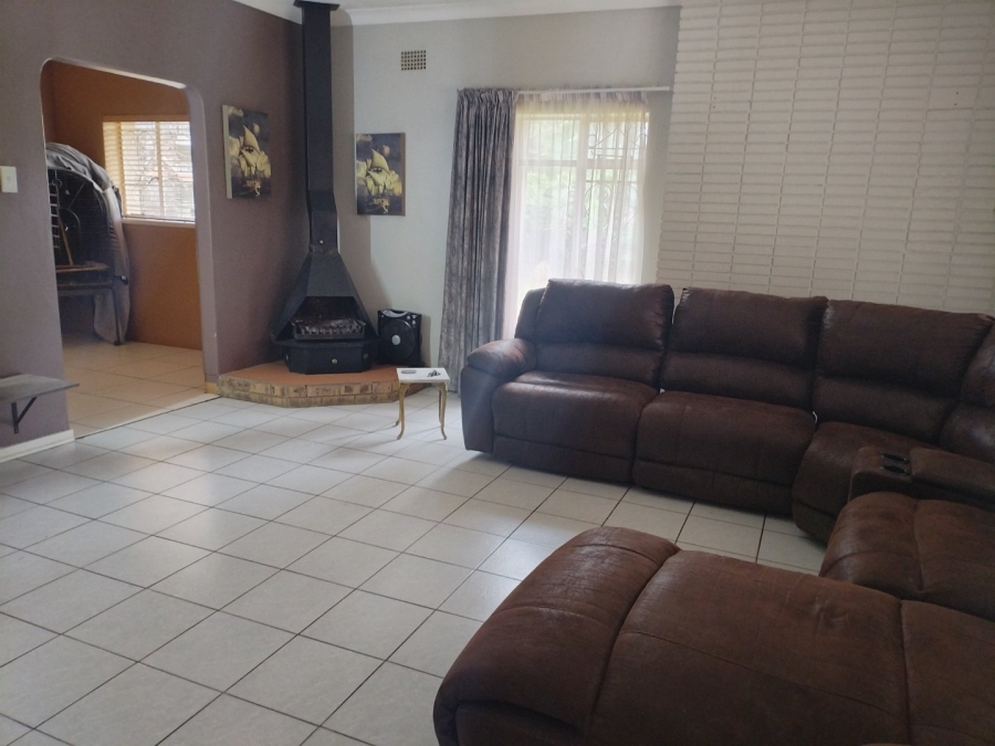 4 Bedroom Property for Sale in Selcourt Gauteng