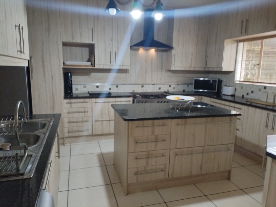4 Bedroom Property for Sale in Selcourt Gauteng