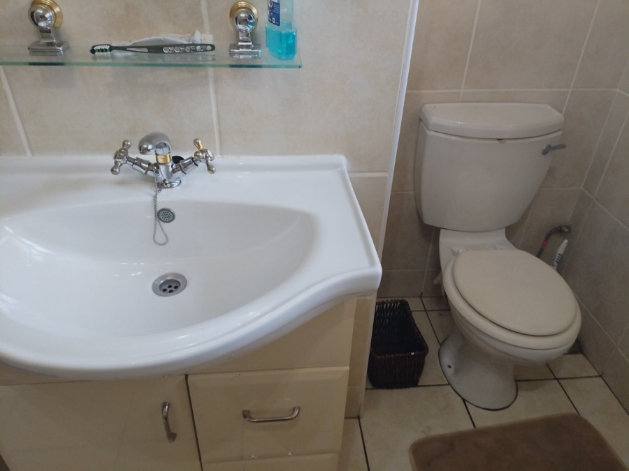 4 Bedroom Property for Sale in Selcourt Gauteng