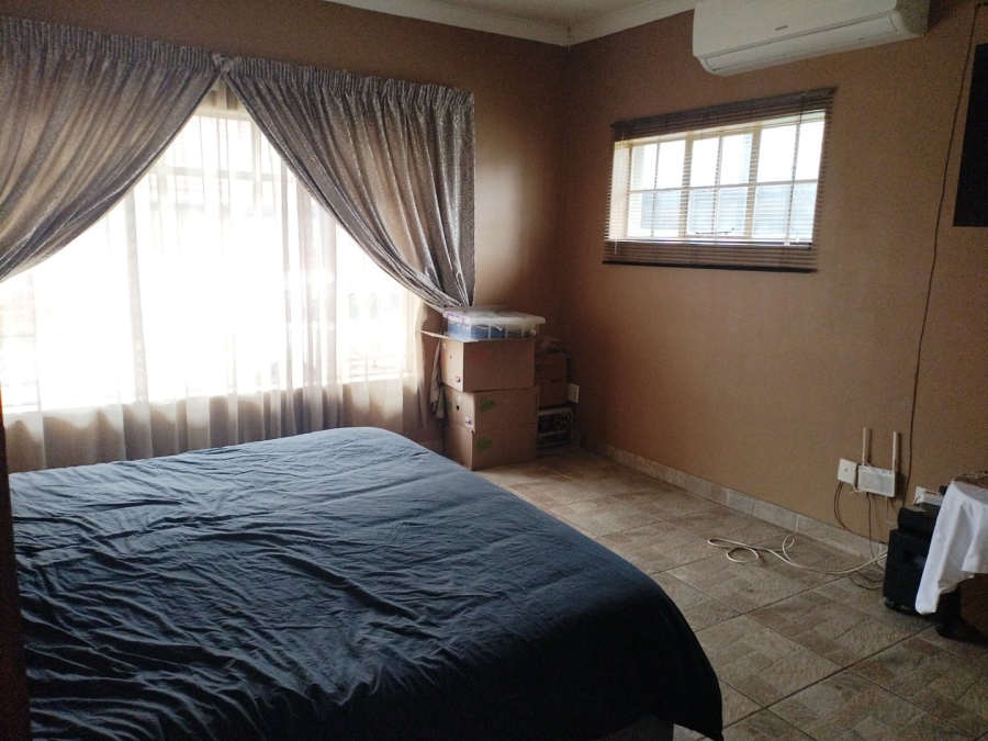 4 Bedroom Property for Sale in Selcourt Gauteng