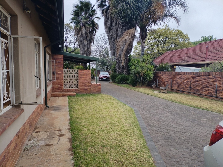 4 Bedroom Property for Sale in Selcourt Gauteng