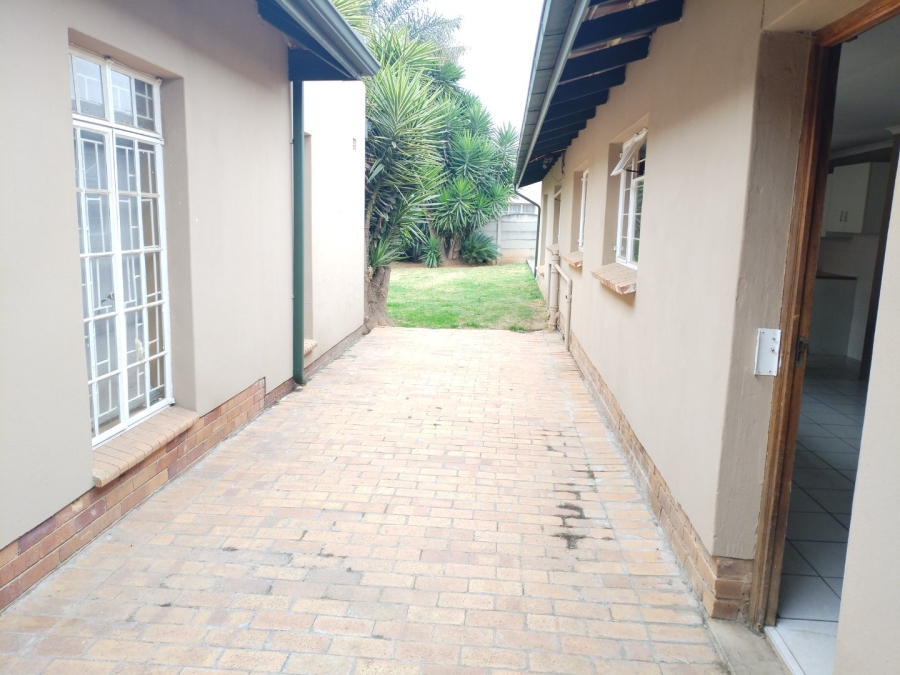 4 Bedroom Property for Sale in Selcourt Gauteng