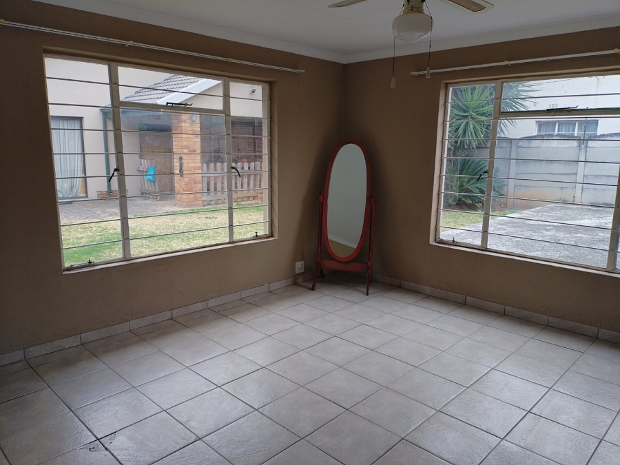 4 Bedroom Property for Sale in Selcourt Gauteng