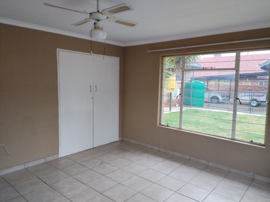 4 Bedroom Property for Sale in Selcourt Gauteng