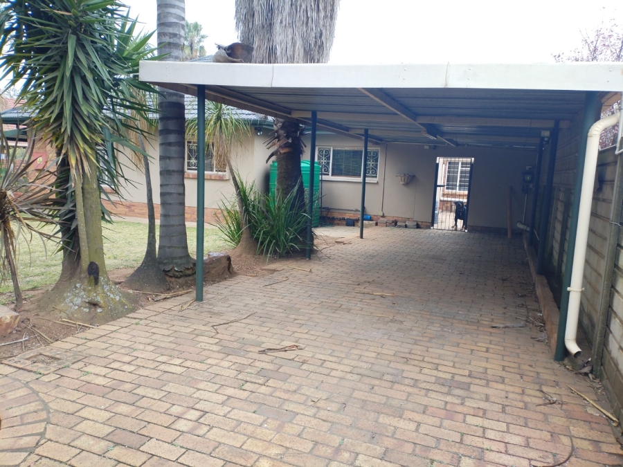 4 Bedroom Property for Sale in Selcourt Gauteng