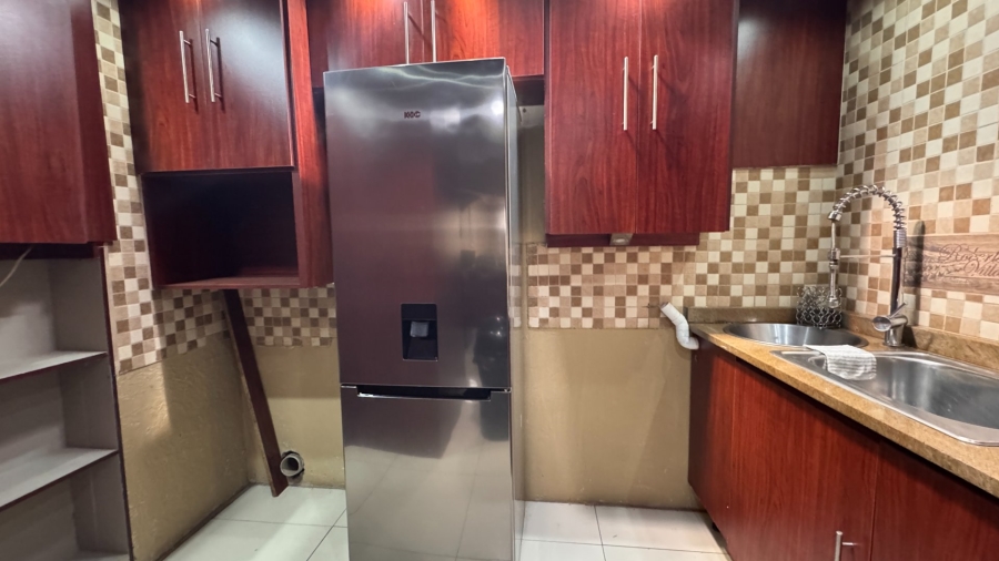 2 Bedroom Property for Sale in Three Rivers Proper Gauteng