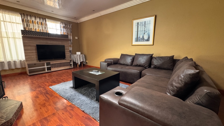 2 Bedroom Property for Sale in Three Rivers Proper Gauteng