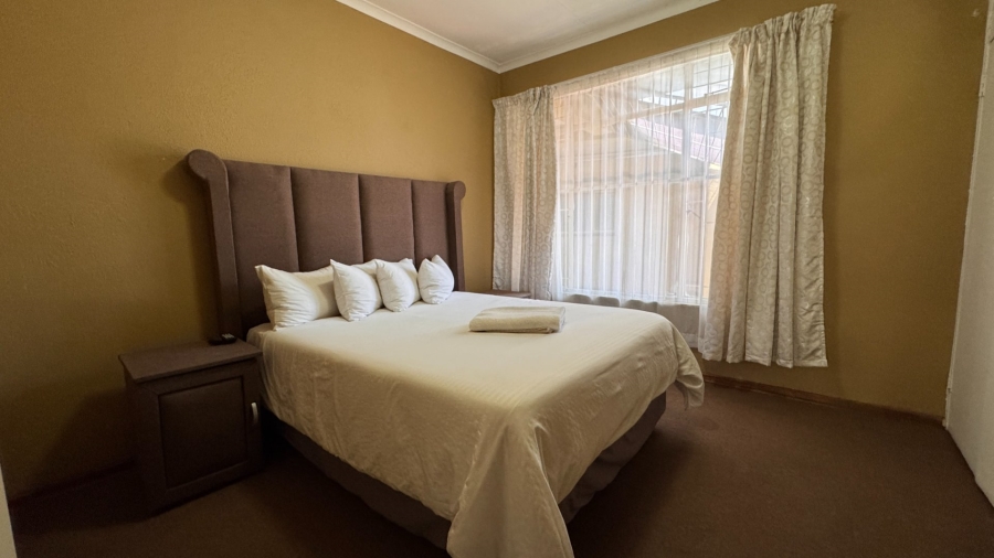 2 Bedroom Property for Sale in Three Rivers Proper Gauteng