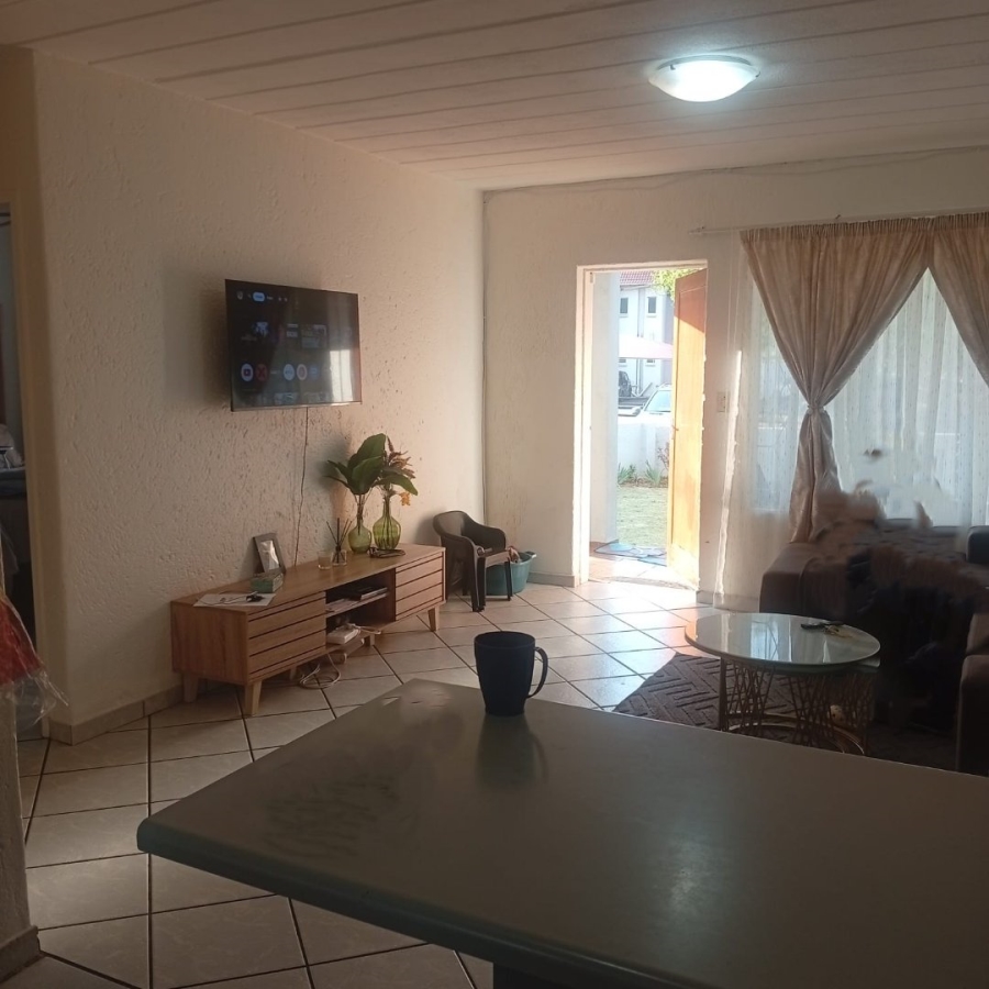 2 Bedroom Property for Sale in Glen Marais Gauteng