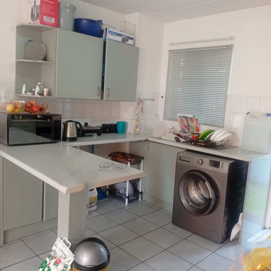 2 Bedroom Property for Sale in Glen Marais Gauteng