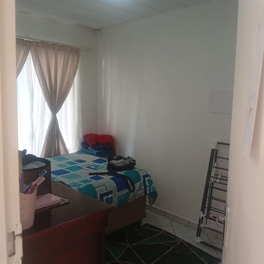 2 Bedroom Property for Sale in Glen Marais Gauteng