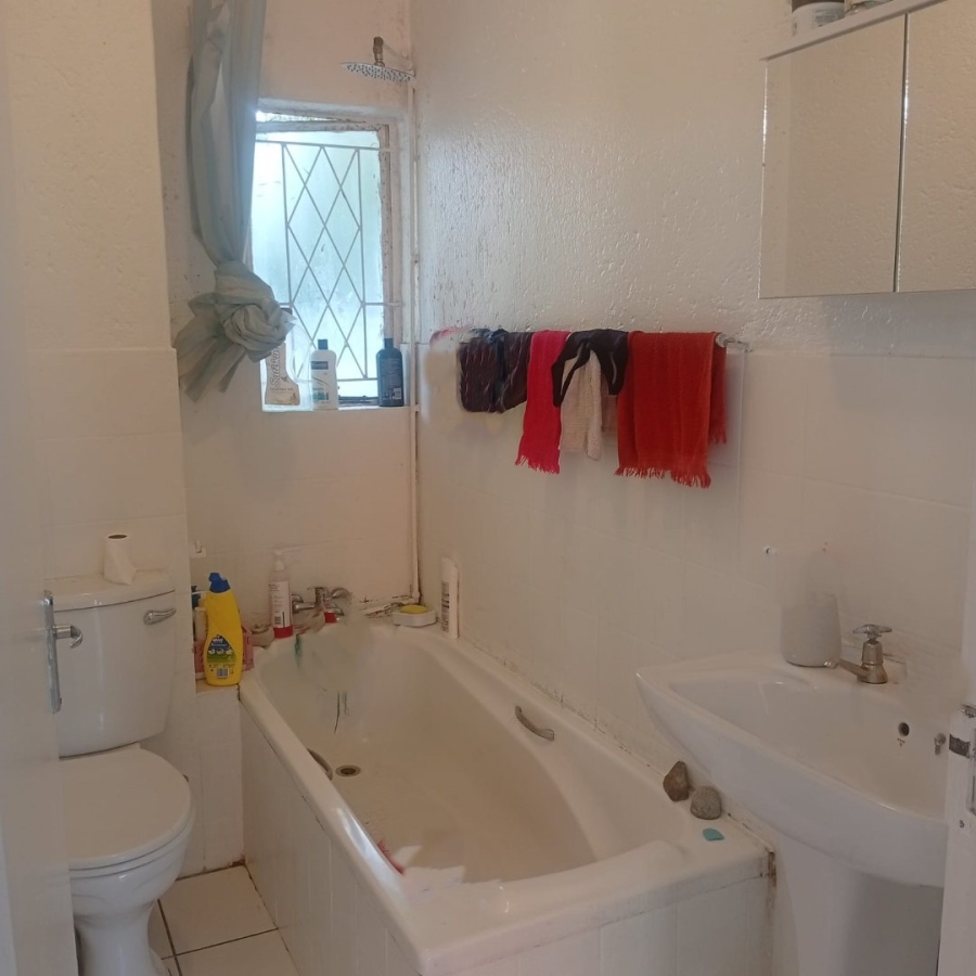 2 Bedroom Property for Sale in Glen Marais Gauteng