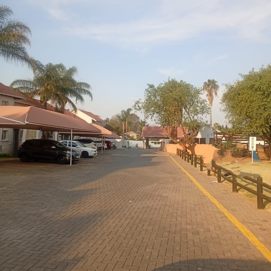2 Bedroom Property for Sale in Glen Marais Gauteng
