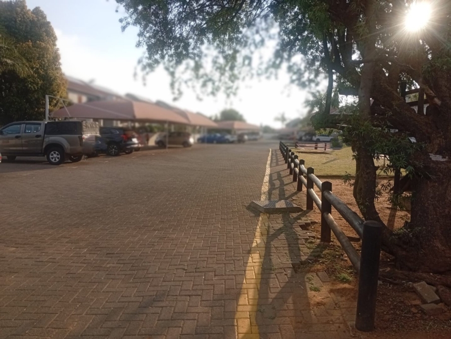 2 Bedroom Property for Sale in Glen Marais Gauteng