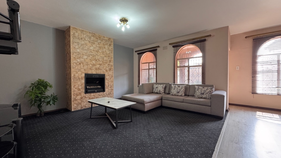 3 Bedroom Property for Sale in Three Rivers Proper Gauteng