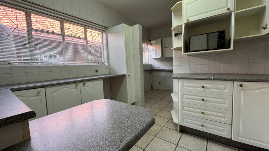 3 Bedroom Property for Sale in Three Rivers Proper Gauteng