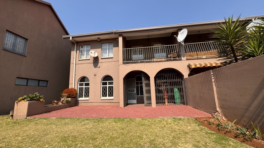 3 Bedroom Property for Sale in Three Rivers Proper Gauteng
