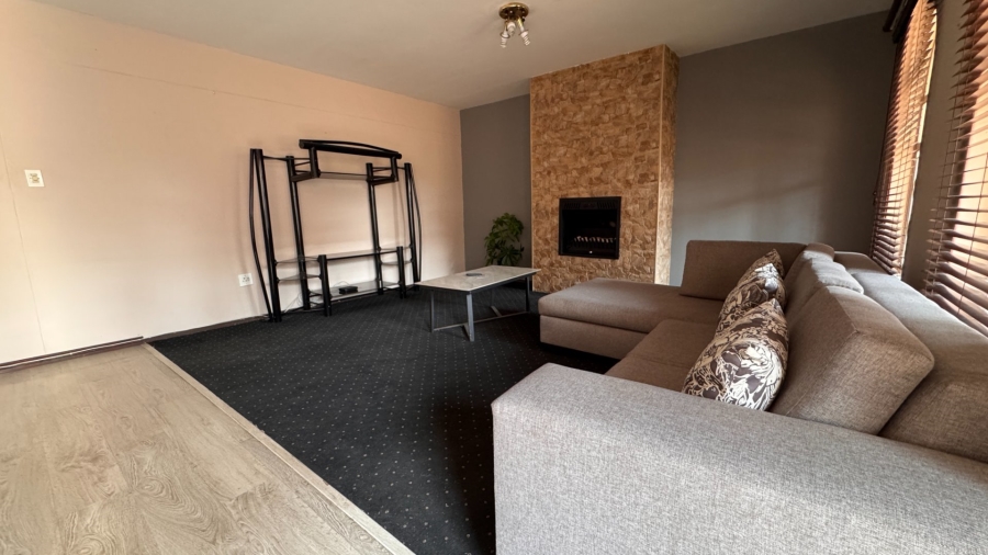 3 Bedroom Property for Sale in Three Rivers Proper Gauteng
