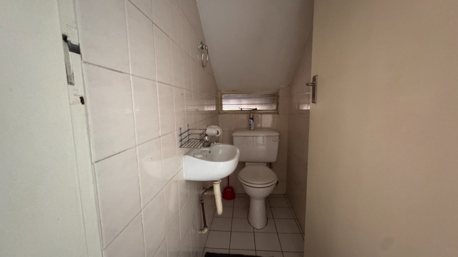 3 Bedroom Property for Sale in Three Rivers Proper Gauteng