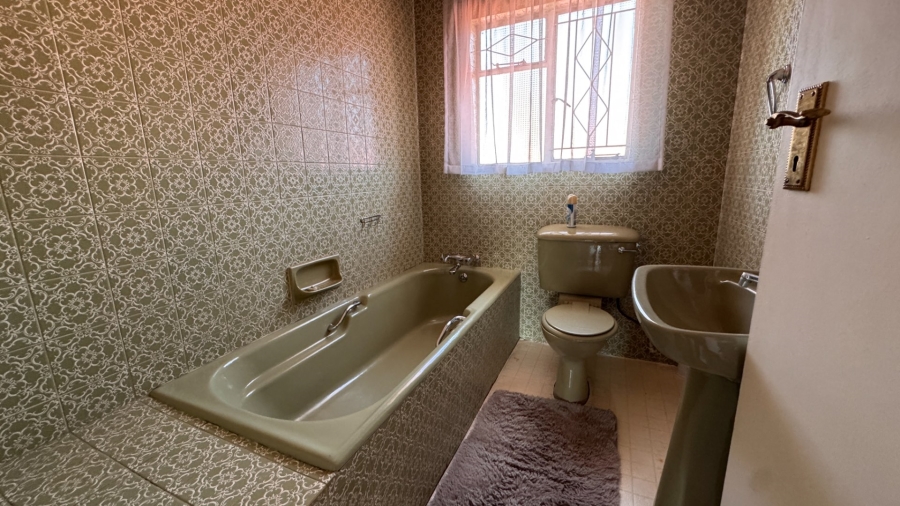 3 Bedroom Property for Sale in Three Rivers Proper Gauteng