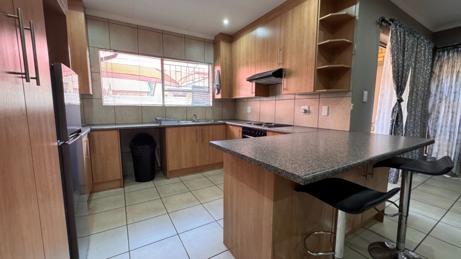 2 Bedroom Property for Sale in Three Rivers Proper Gauteng
