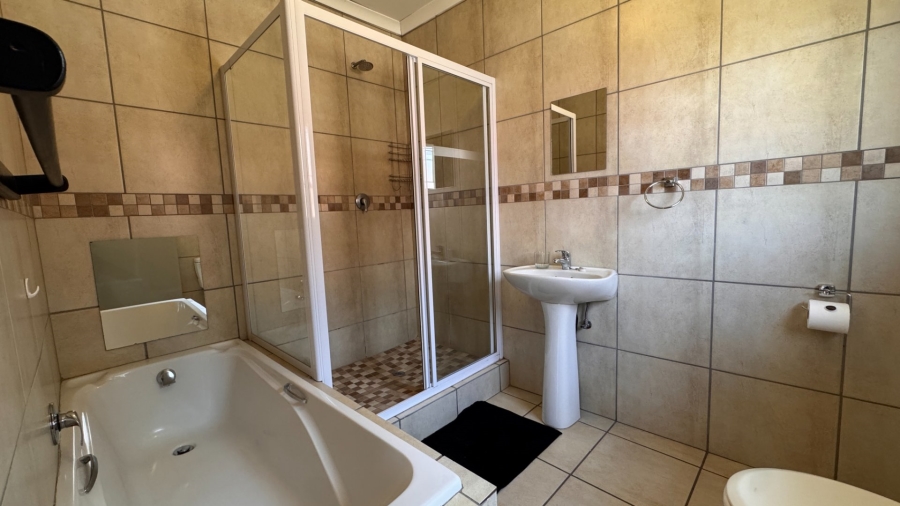 2 Bedroom Property for Sale in Three Rivers Proper Gauteng