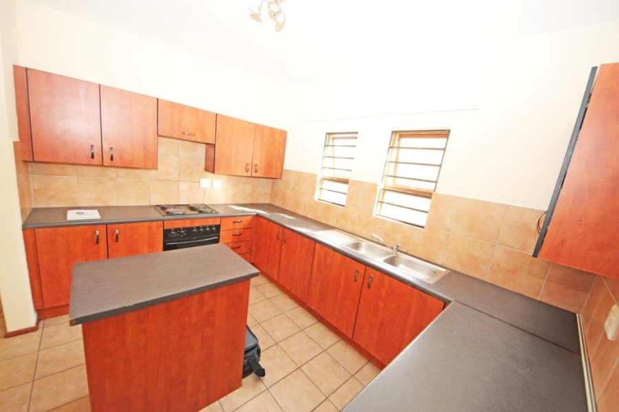 2 Bedroom Property for Sale in Erand Gardens Gauteng